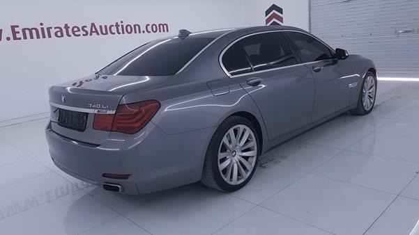 Photo 8 VIN: WBAKB4104BC429309 - BMW 740 