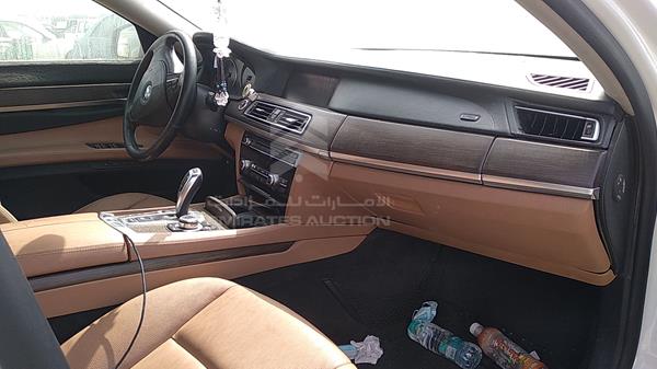 Photo 23 VIN: WBAKB4104CC922215 - BMW 740 LI 