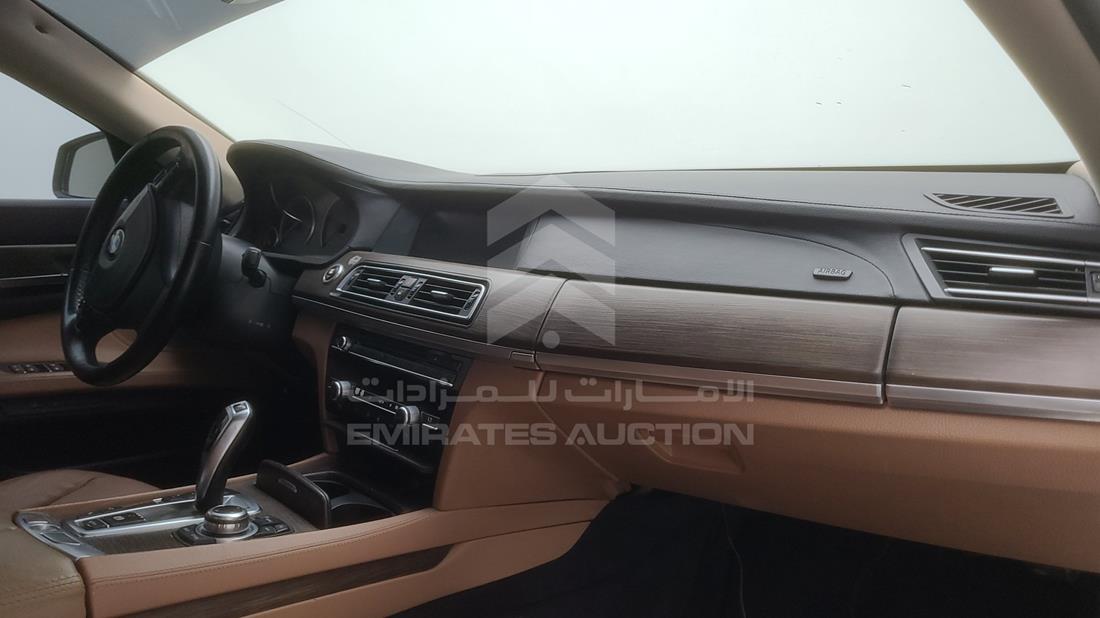 Photo 37 VIN: WBAKB4104CC922215 - BMW 740 LI 