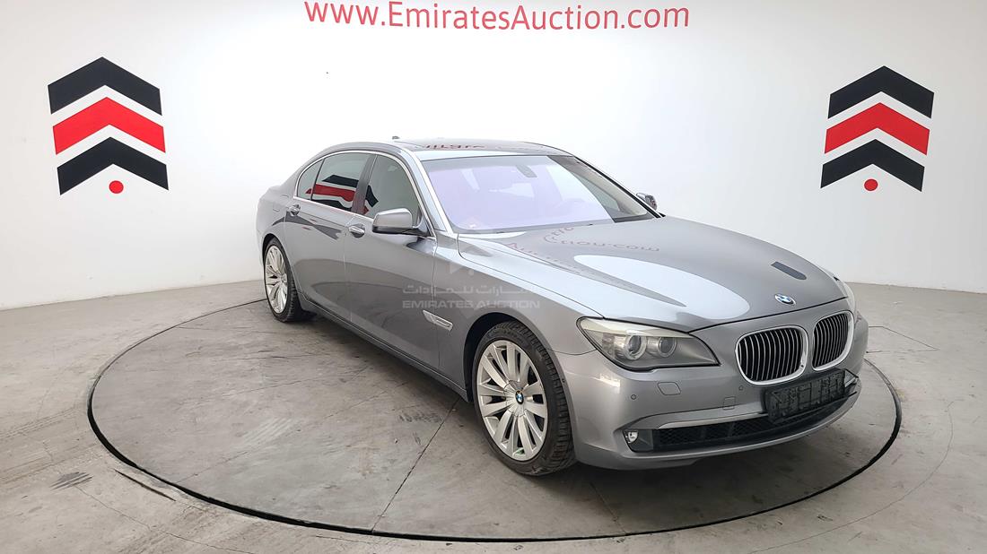 Photo 13 VIN: WBAKB4109CC933355 - BMW 740 