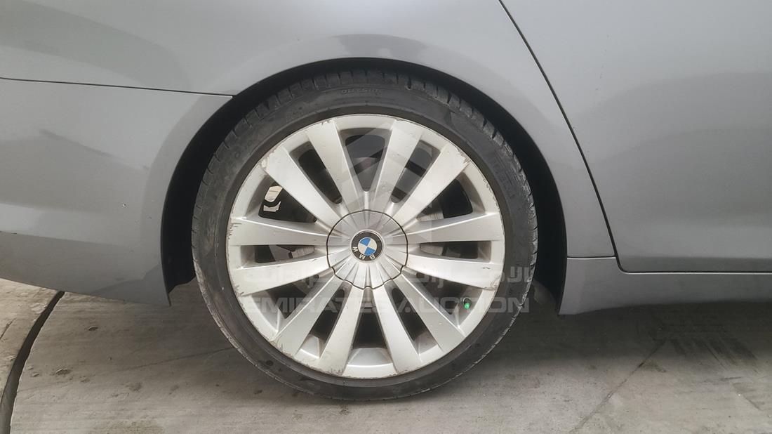 Photo 37 VIN: WBAKB4109CC933355 - BMW 740 