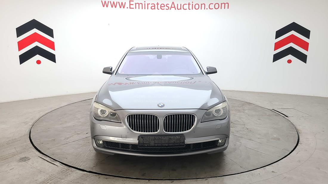 Photo 2 VIN: WBAKB4109CC933355 - BMW 740 