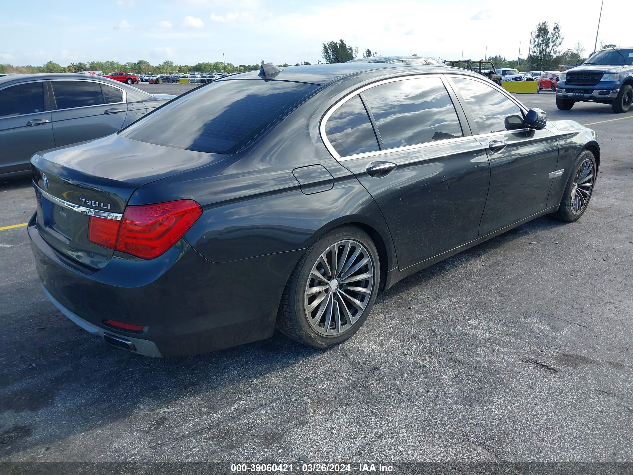 Photo 3 VIN: WBAKB4C51BC574123 - BMW 7ER 