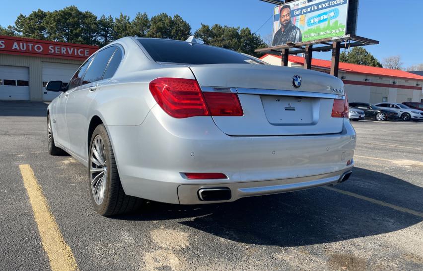 Photo 2 VIN: WBAKB4C53BC392729 - BMW 740 LI 