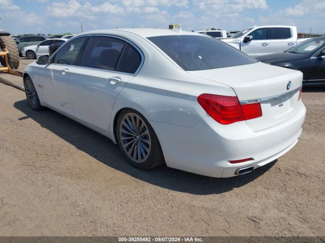 Photo 2 VIN: WBAKB4C55BC575033 - BMW 740 