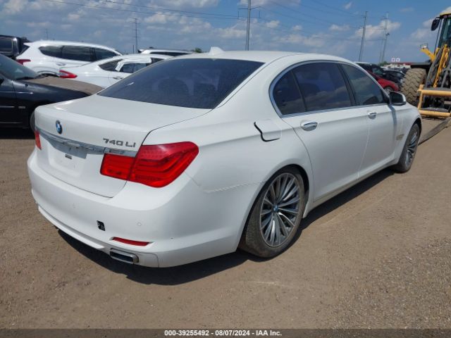 Photo 3 VIN: WBAKB4C55BC575033 - BMW 740 