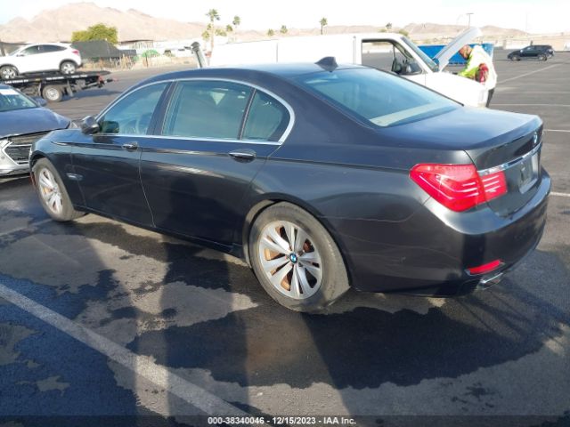 Photo 2 VIN: WBAKB4C55CC575986 - BMW 740LI 