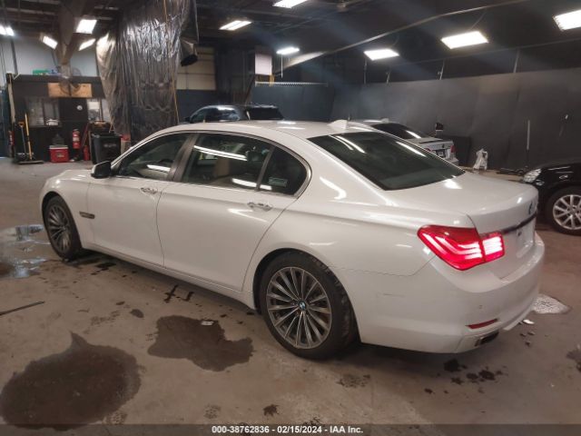 Photo 2 VIN: WBAKB4C57BC392717 - BMW 740LI 