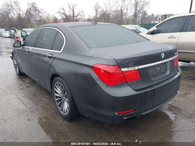 Photo 2 VIN: WBAKB4C57BC574062 - BMW 740LI 