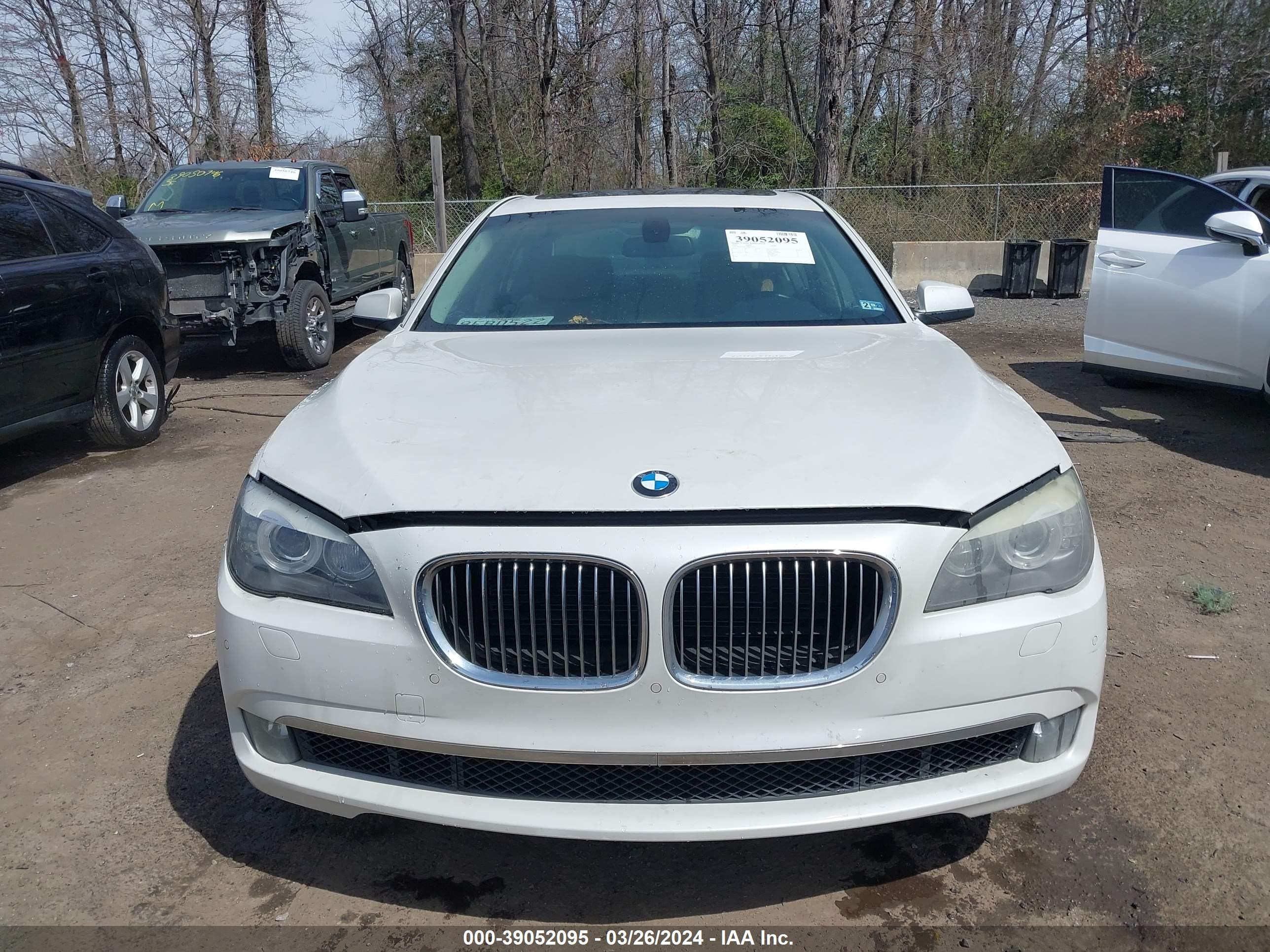 Photo 11 VIN: WBAKB4C5XBC573956 - BMW 7ER 