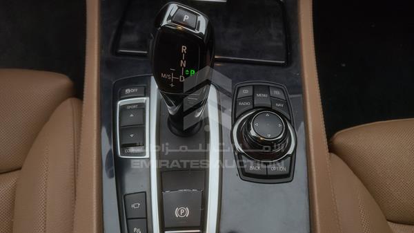 Photo 18 VIN: WBAKB8100BC345026 - BMW 750 