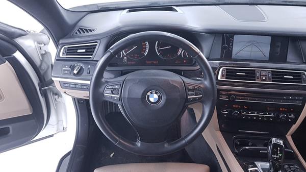 Photo 13 VIN: WBAKB8101AC342361 - BMW 750LI 