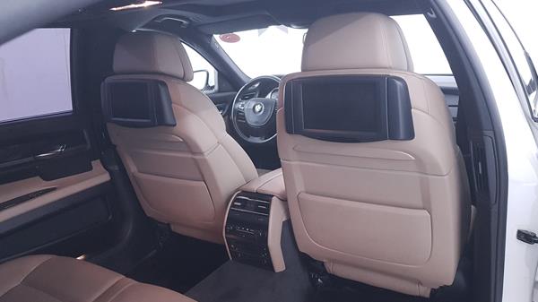 Photo 34 VIN: WBAKB8101AC342361 - BMW 750LI 