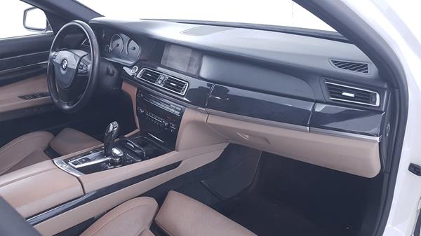 Photo 38 VIN: WBAKB8101AC342361 - BMW 750LI 