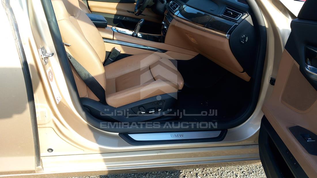 Photo 27 VIN: WBAKB8101CC346557 - BMW 750LI 