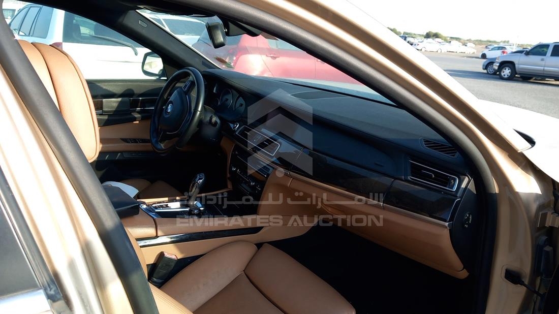 Photo 28 VIN: WBAKB8101CC346557 - BMW 750LI 