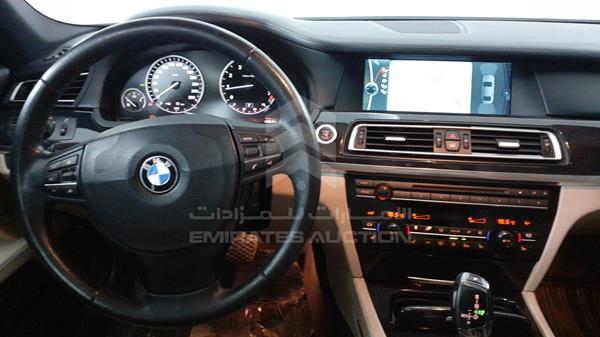 Photo 18 VIN: WBAKB81029CY51208 - BMW 750LI 