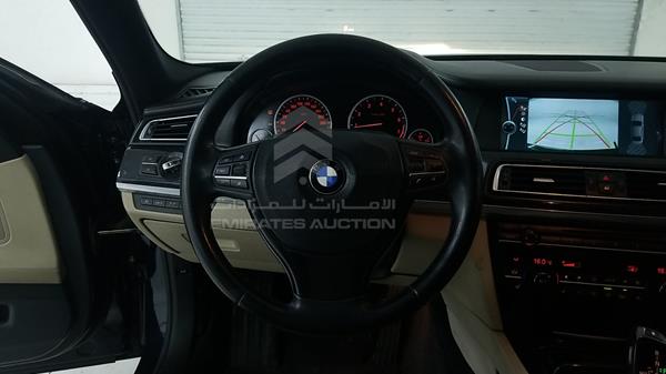 Photo 13 VIN: WBAKB81029CY53900 - BMW 750LI 