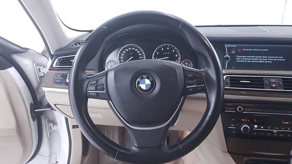 Photo 13 VIN: WBAKB8103AC342359 - BMW 750LI 