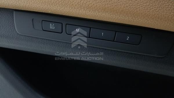 Photo 18 VIN: WBAKB8103BC345456 - BMW 750 