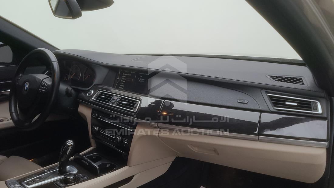 Photo 35 VIN: WBAKB8105BC345118 - BMW 750LI 