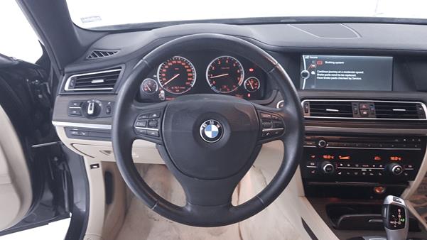 Photo 13 VIN: WBAKB8106BC344592 - BMW 750LI 