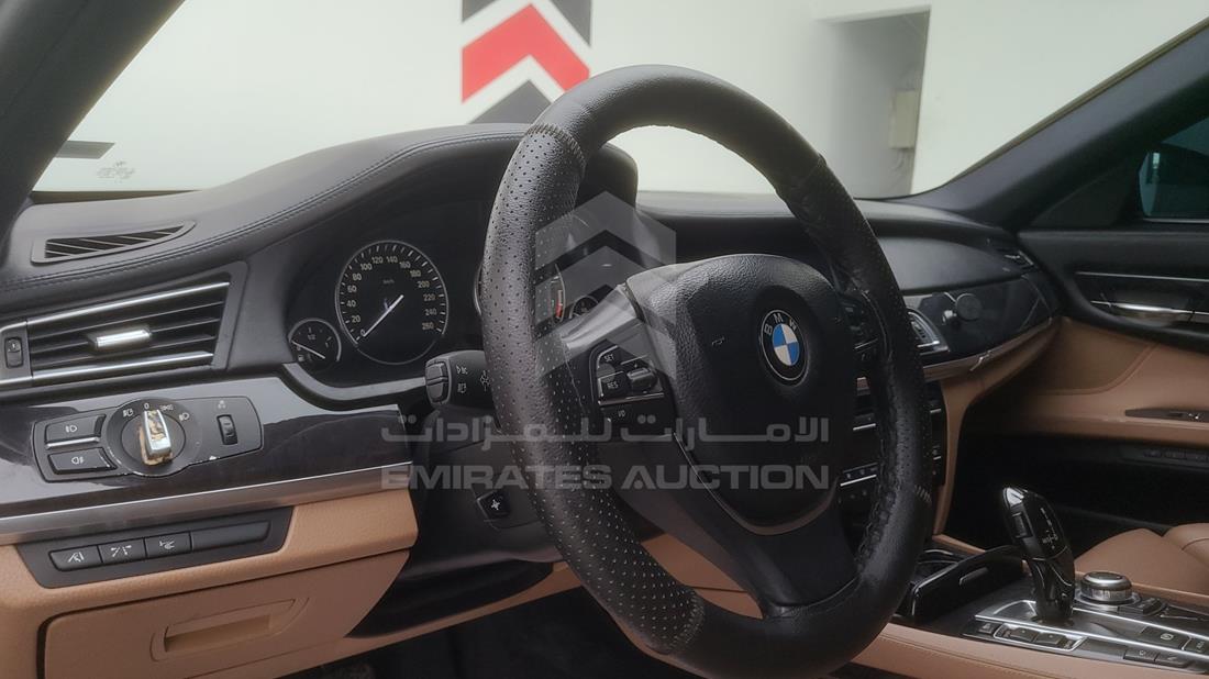 Photo 17 VIN: WBAKB8106BC345242 - BMW 750LI 