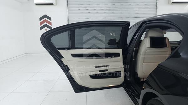 Photo 32 VIN: WBAKB8106CC346974 - BMW 750LI 