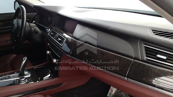 Photo 32 VIN: WBAKB8108CC346118 - BMW 750LI 