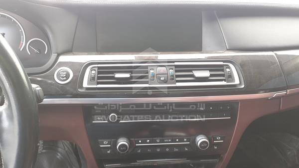 Photo 13 VIN: WBAKB8108CC346118 - BMW 750LI 