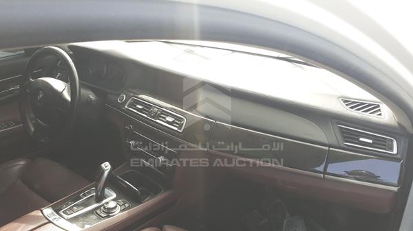 Photo 25 VIN: WBAKB8108CC346118 - BMW 750LI 