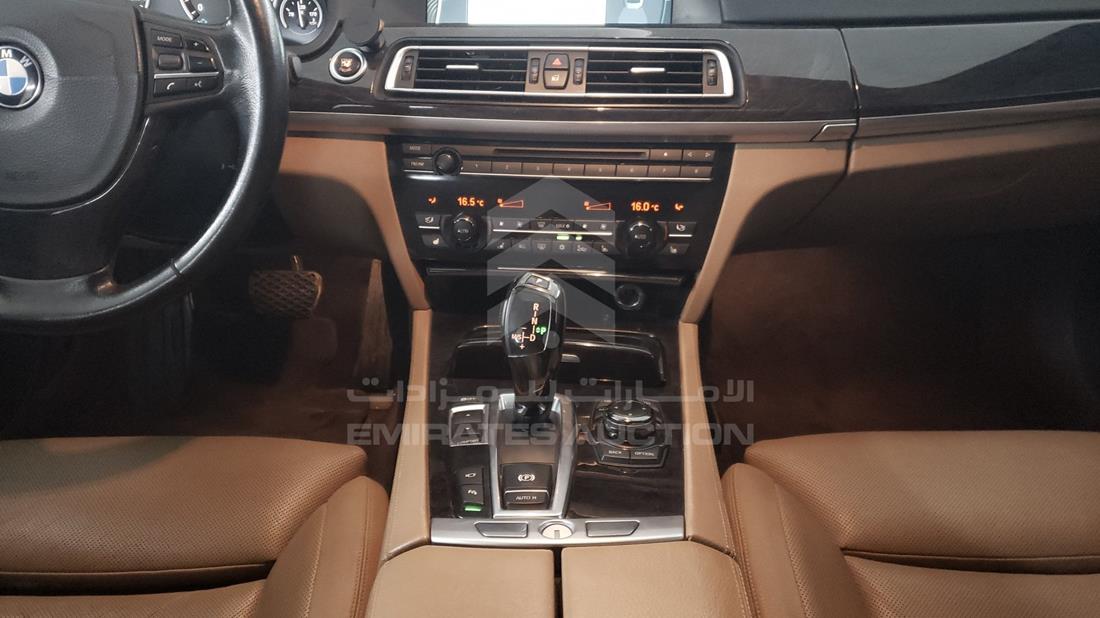 Photo 21 VIN: WBAKB8109BC344974 - BMW 750LI 