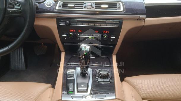 Photo 25 VIN: WBAKB8109BC344988 - BMW 750LI 