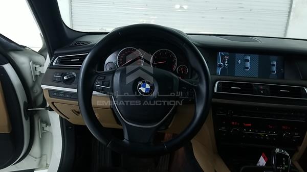 Photo 13 VIN: WBAKB8109BC345297 - BMW 750LI 