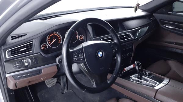 Photo 11 VIN: WBAKB8109BC345638 - BMW 750 