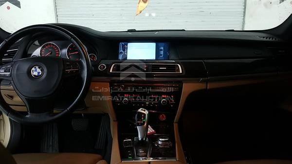 Photo 15 VIN: WBAKB810XAC343234 - BMW 750 