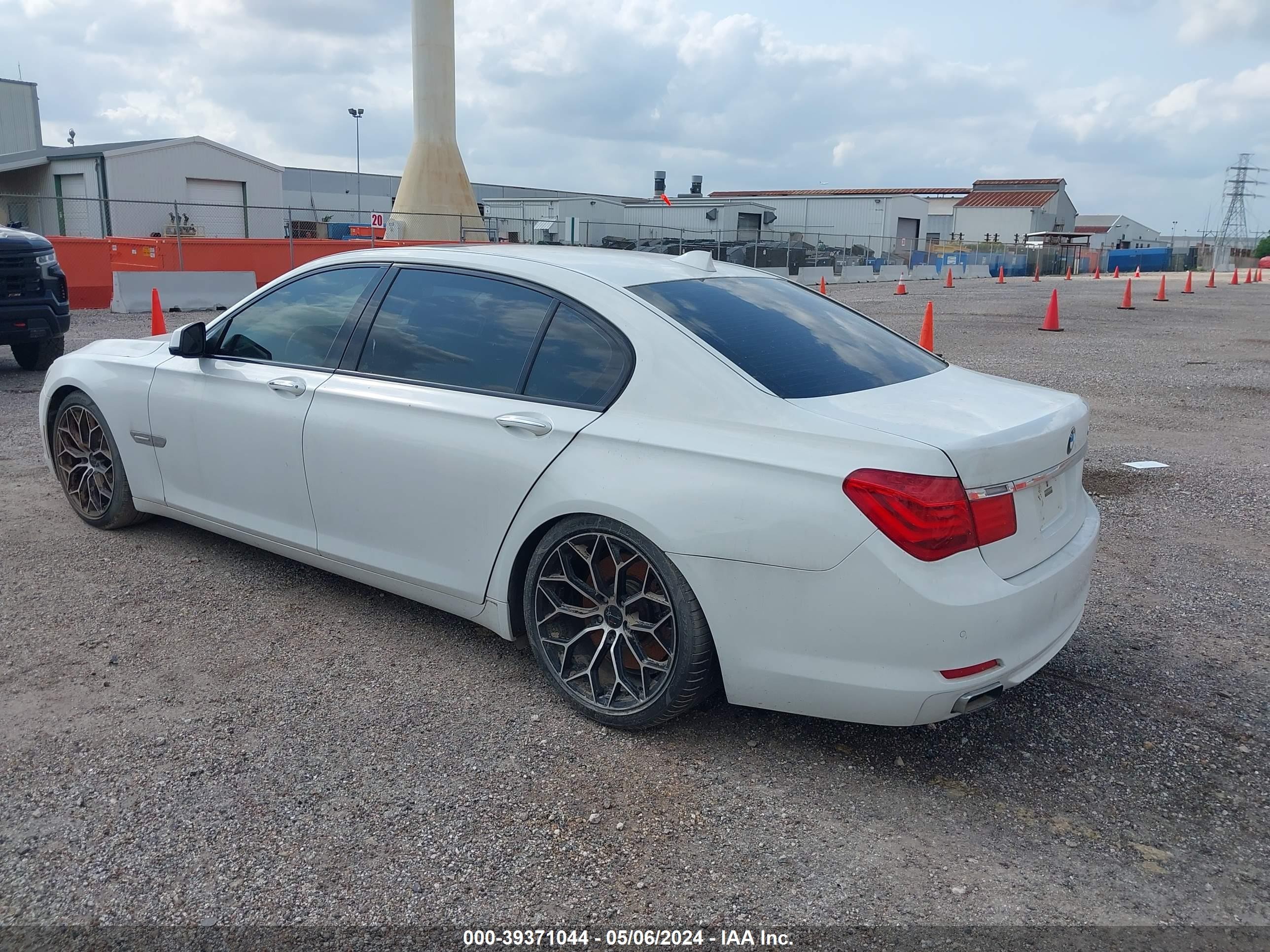 Photo 2 VIN: WBAKB83529CY58149 - BMW 7ER 