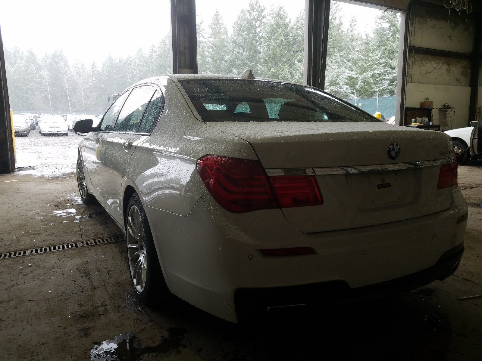 Photo 2 VIN: WBAKB8C52CDX20404 - BMW 7 