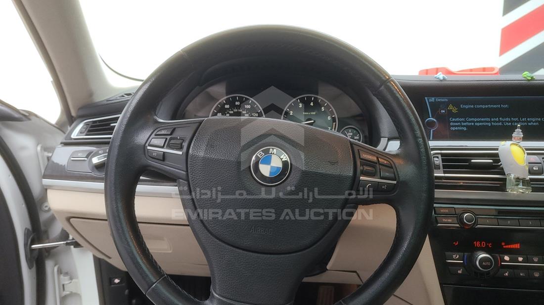 Photo 24 VIN: WBAKB8C53BC852026 - BMW 750 