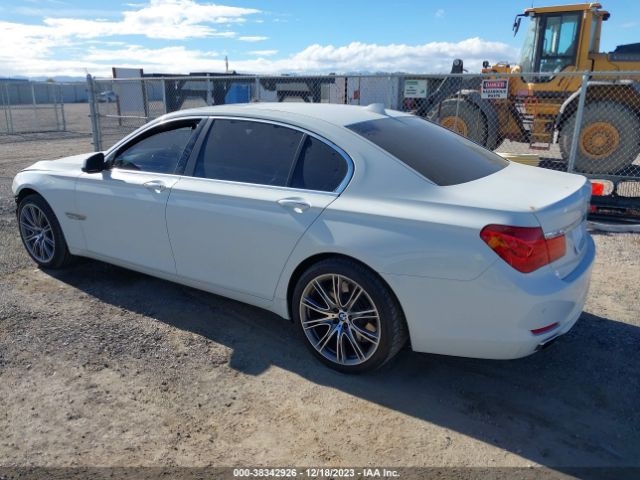 Photo 2 VIN: WBAKB8C53CDW84772 - BMW 750LI 