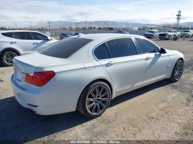 Photo 3 VIN: WBAKB8C53CDW84772 - BMW 750LI 