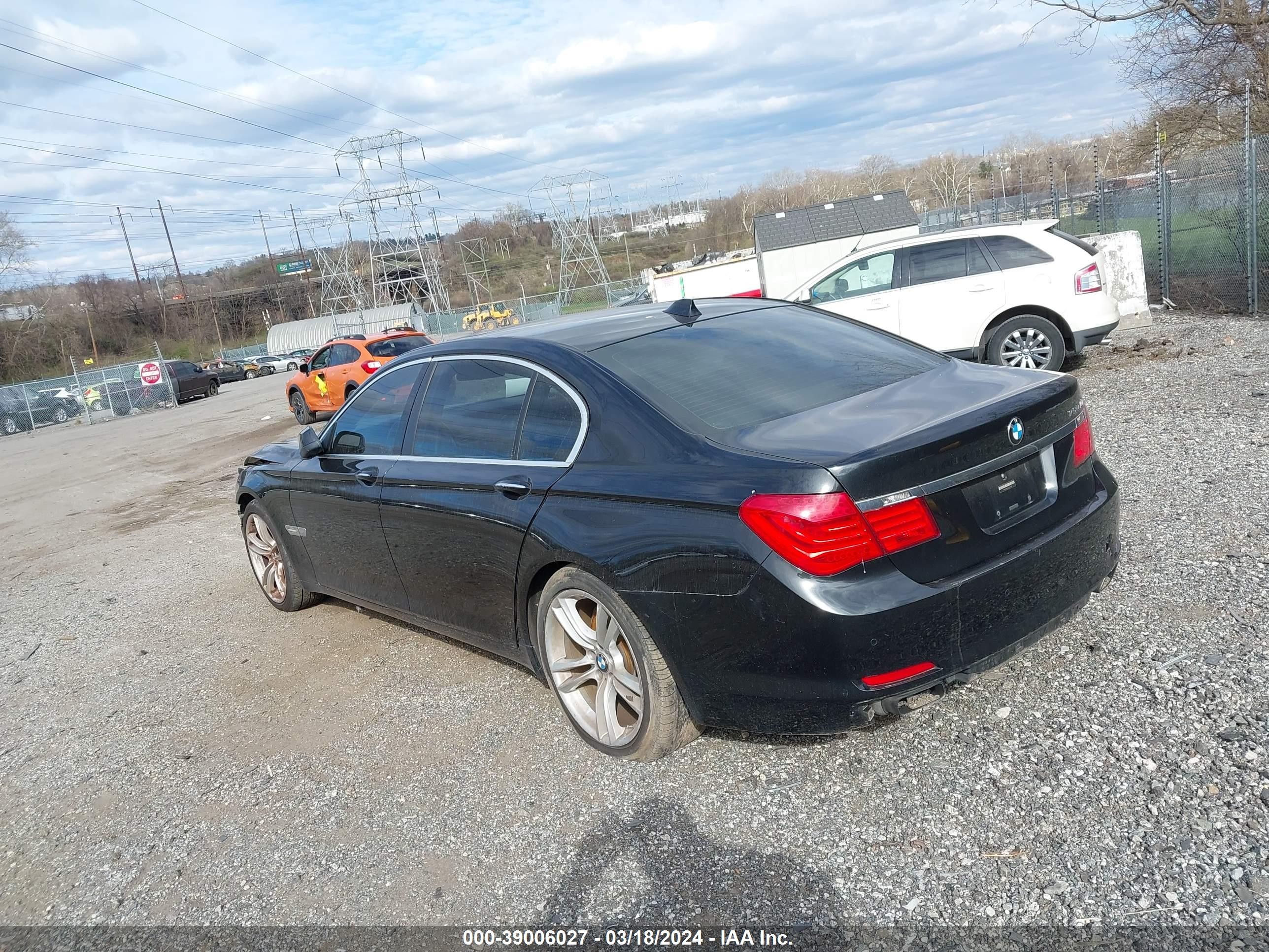 Photo 2 VIN: WBAKB8C56CC962487 - BMW 7ER 