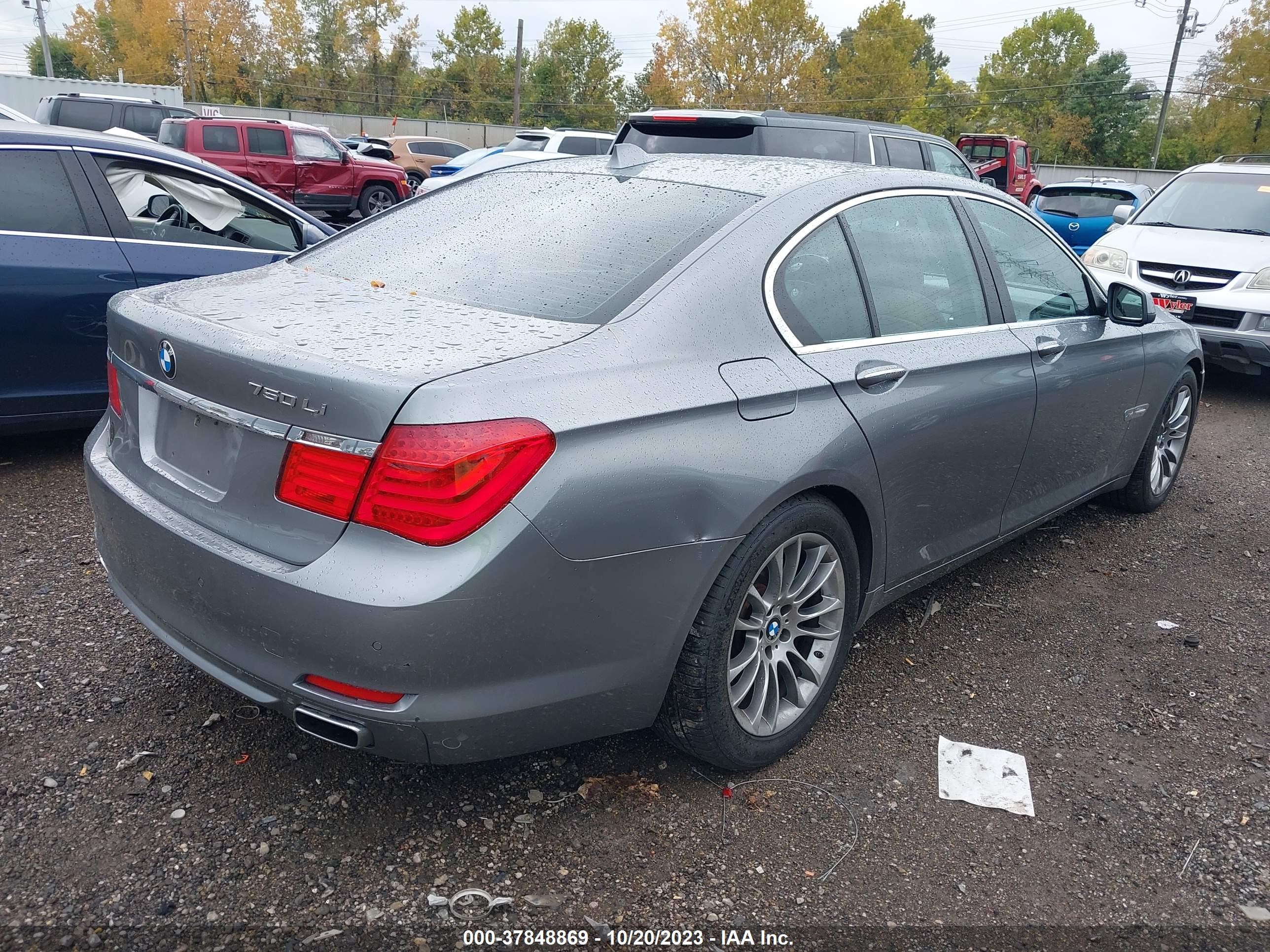 Photo 3 VIN: WBAKC6C51ACL67562 - BMW 7ER 