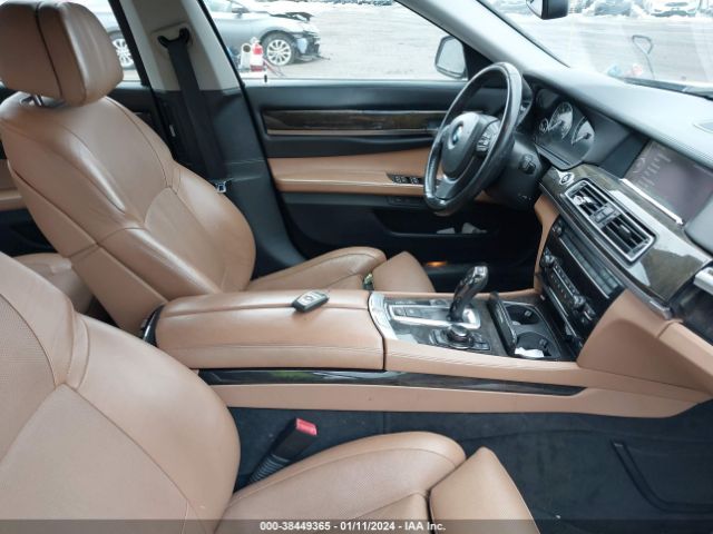 Photo 4 VIN: WBAKC6C51CC396420 - BMW 750I 