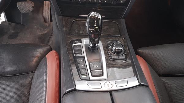 Photo 21 VIN: WBAKC6C51CDX99517 - BMW 750 