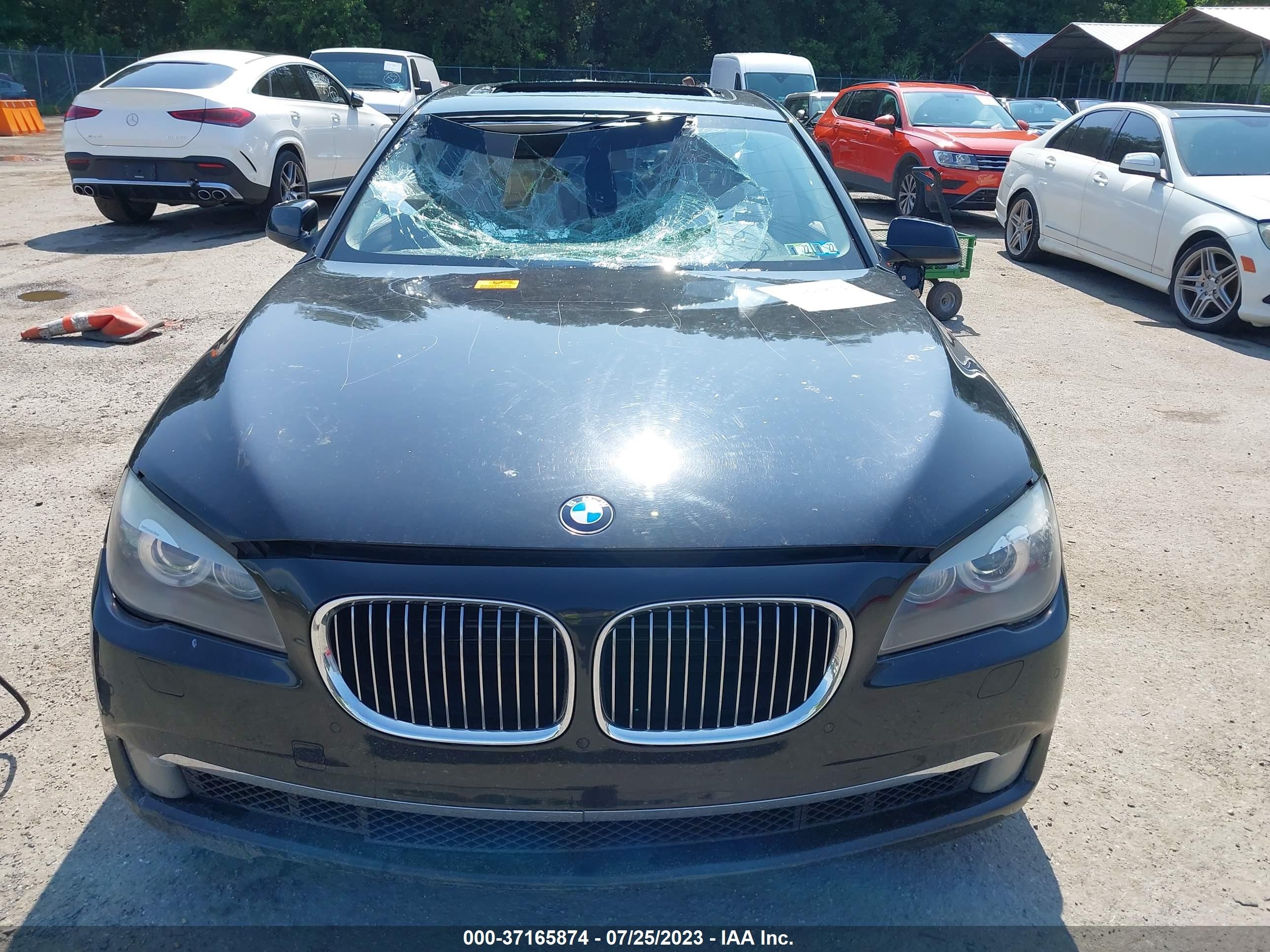 Photo 11 VIN: WBAKC6C52CC395700 - BMW 7ER 