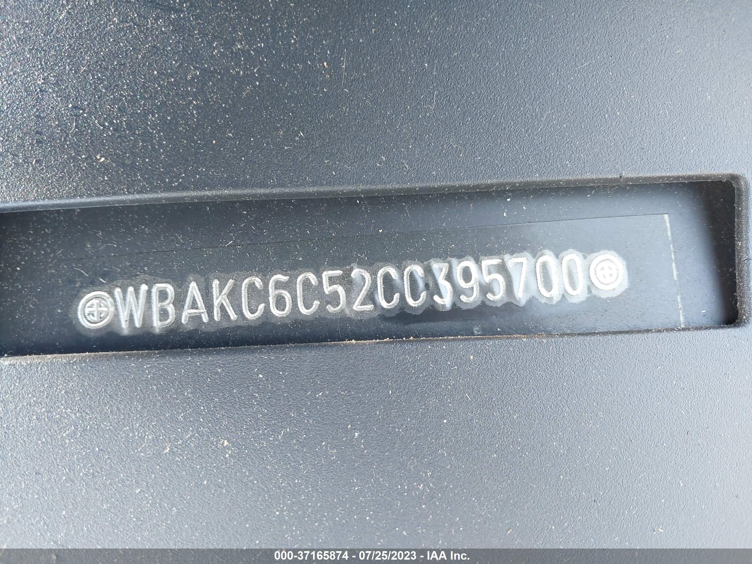 Photo 8 VIN: WBAKC6C52CC395700 - BMW 7ER 