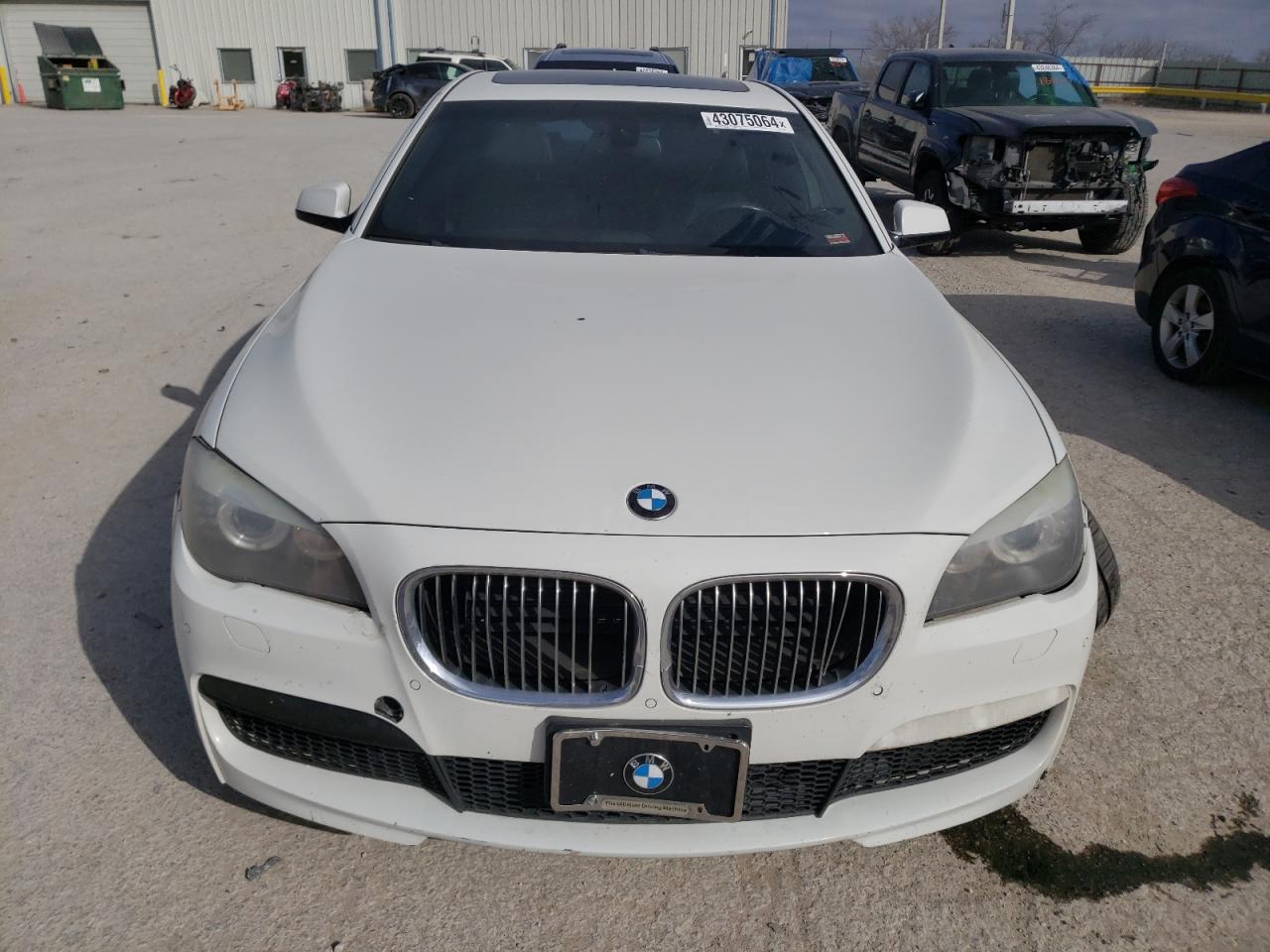 Photo 4 VIN: WBAKC6C53BC395428 - BMW 7ER 