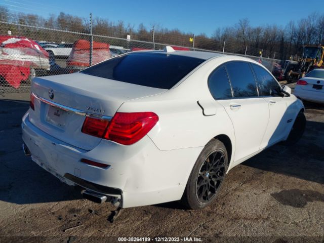 Photo 3 VIN: WBAKC6C54AC393881 - BMW 750I 