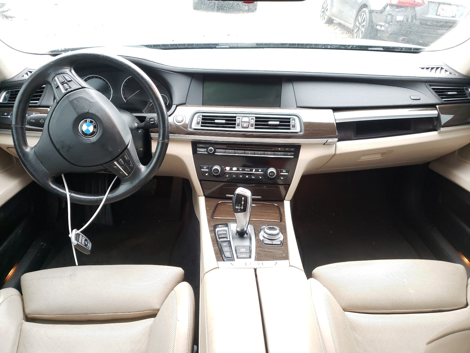 Photo 8 VIN: WBAKC6C55BC395219 - BMW 750 I 